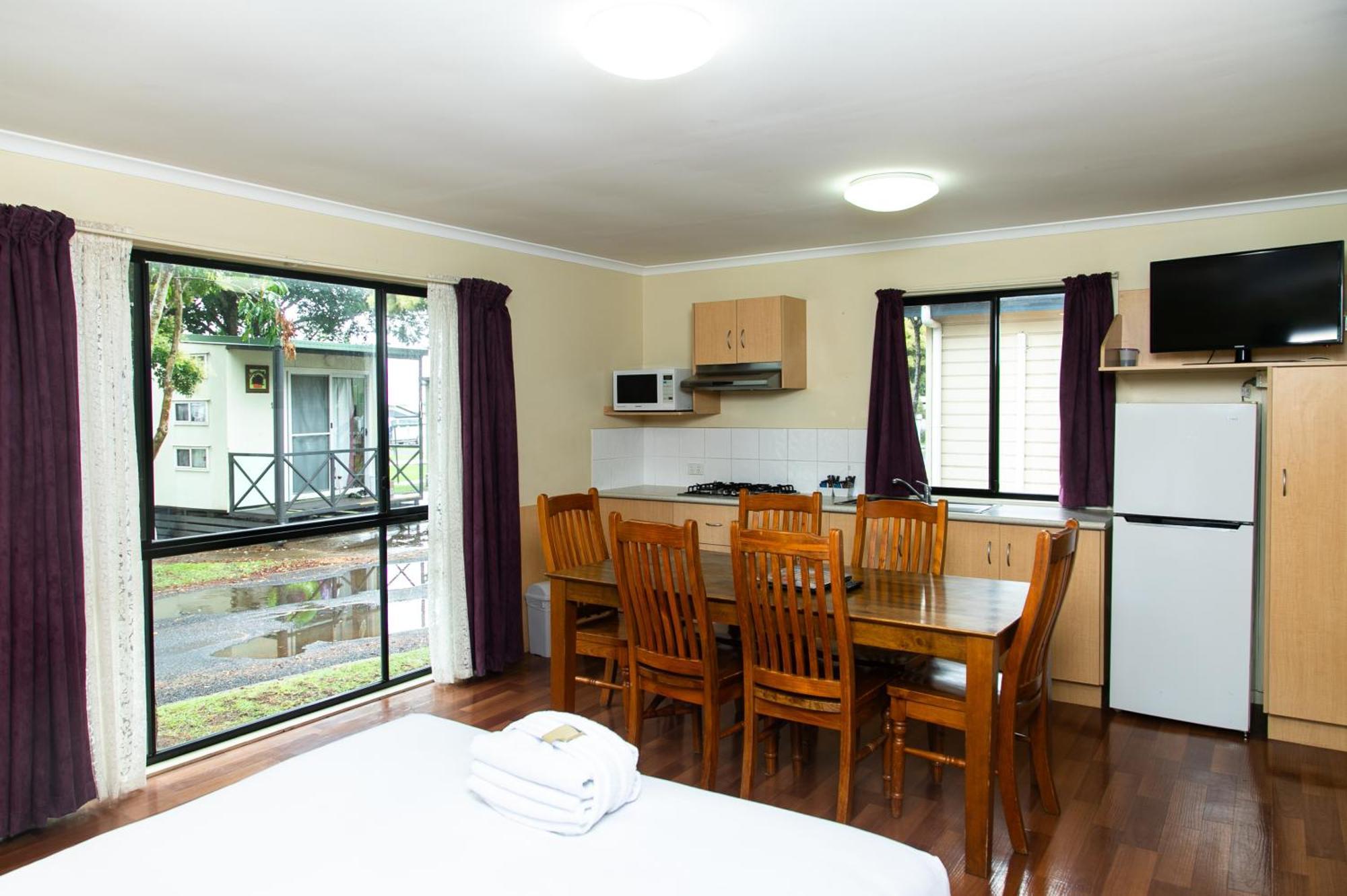 Big4 Toowoomba Garden City Holiday Park Room photo